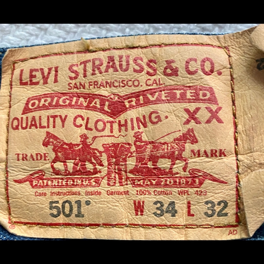 2 pair 501 Levi’s men’s jeans 34x32